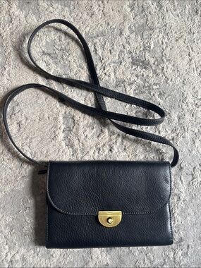 Fossil Black Leather Crossbody with Gold-Tone Clasp peeling inside. See pics.